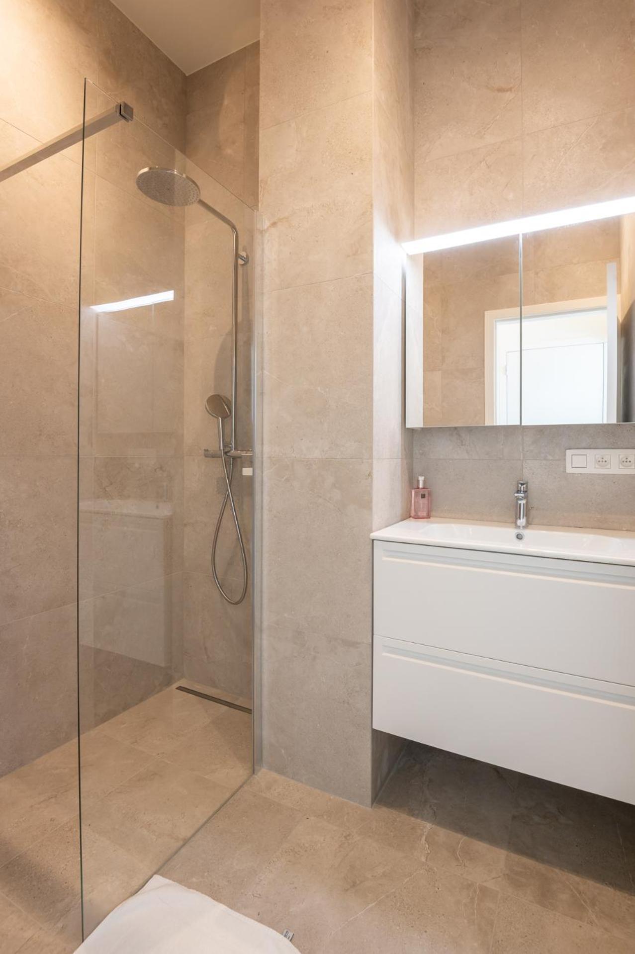Beautiful Renovated Apartment In An Authentic Building Ostende Exterior foto